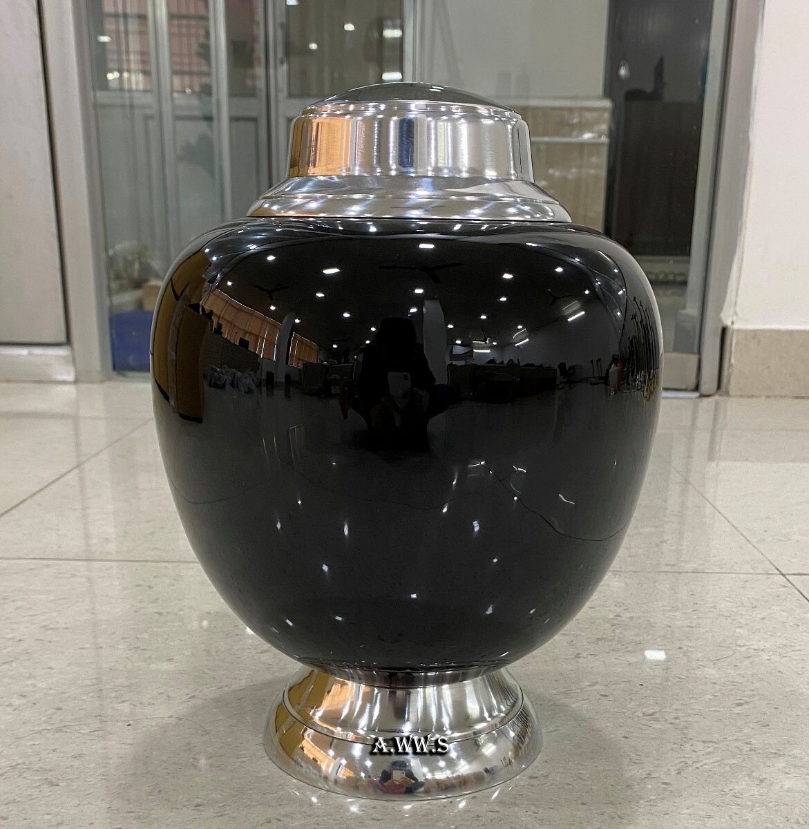 Cremation Urn for Adult Human Ashes – Large Handcrafted Funeral Memorial