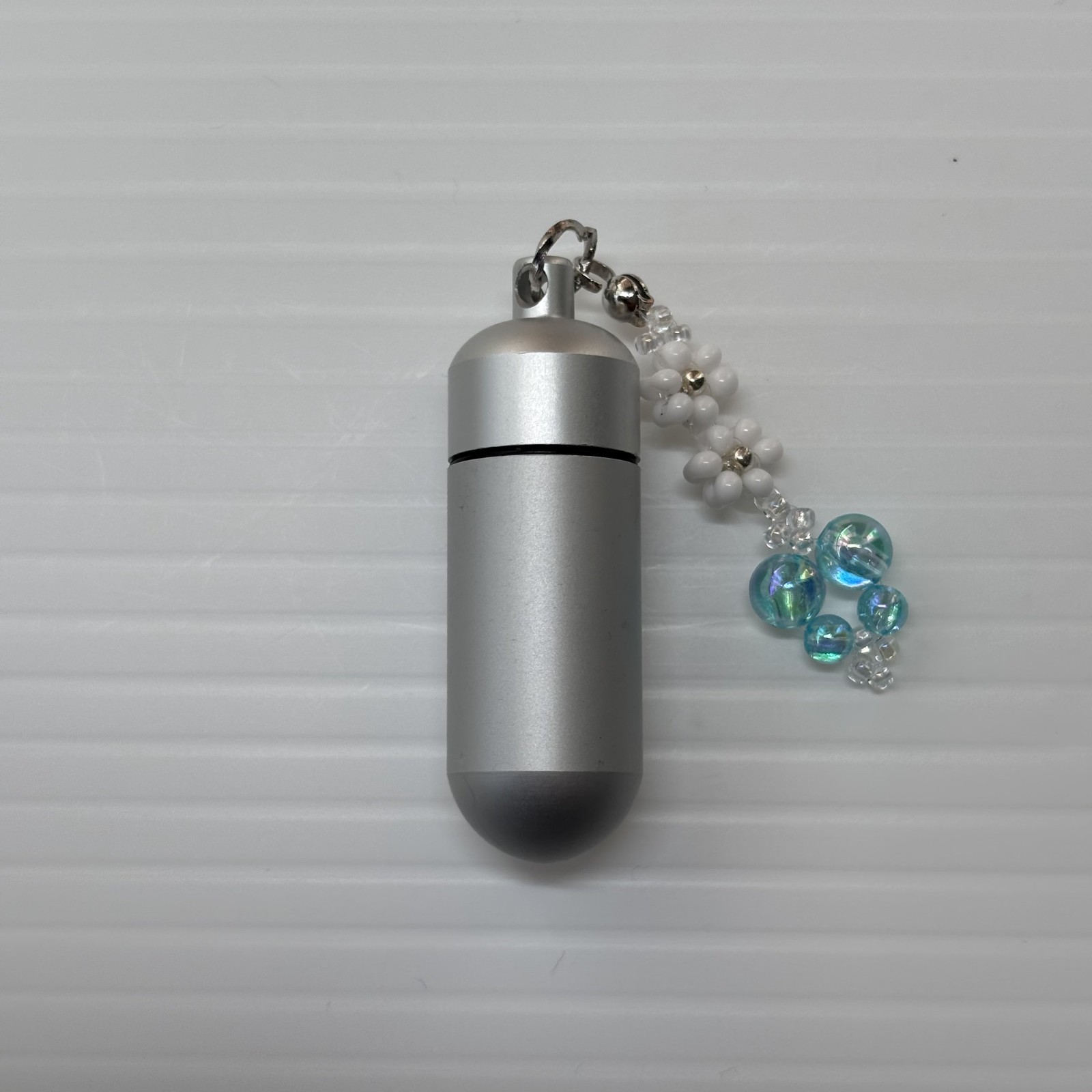 Cremation Ashes Keychain – Cremation Keepsake(white flower and blue charm)