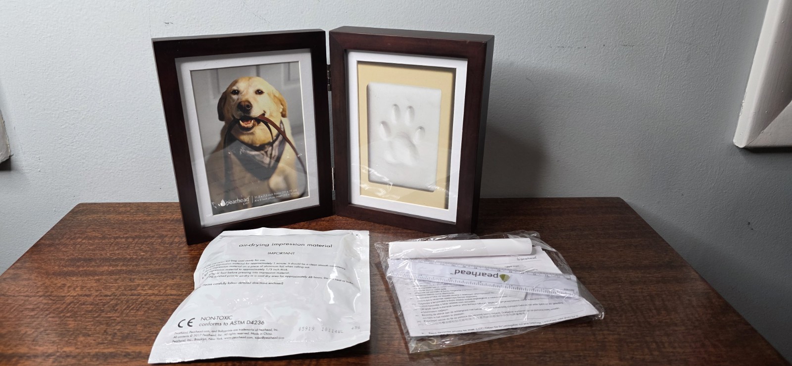 Pearhead Pet Paw Print Photo Frame with Clay Imprint Kit for Cats and Dogs