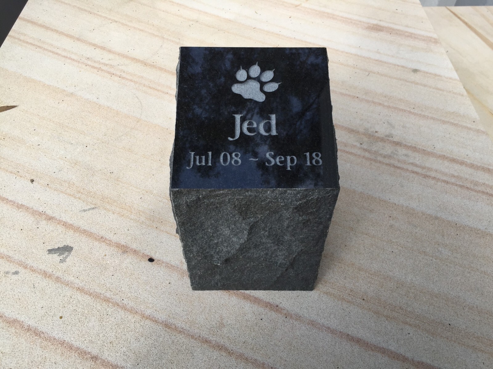 Outdoor Pet Urn – Polished Black Granite – Personalised