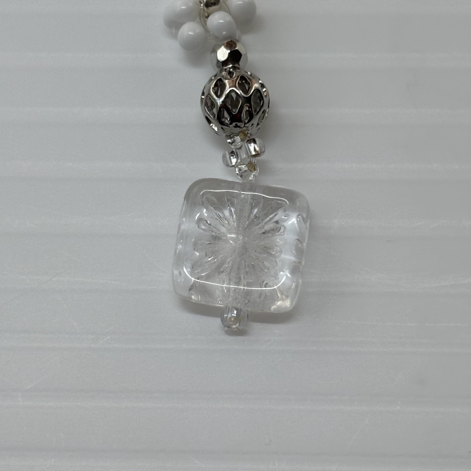 Cremation Ashes Keychain – Cremation Keepsake(white flower and clear square)