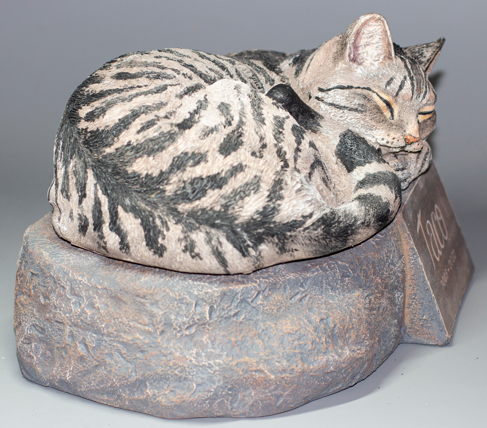 Unique Memorial Stone Striped Cat Urn Pet Loss Statue Grave Decor Tribute Plaque