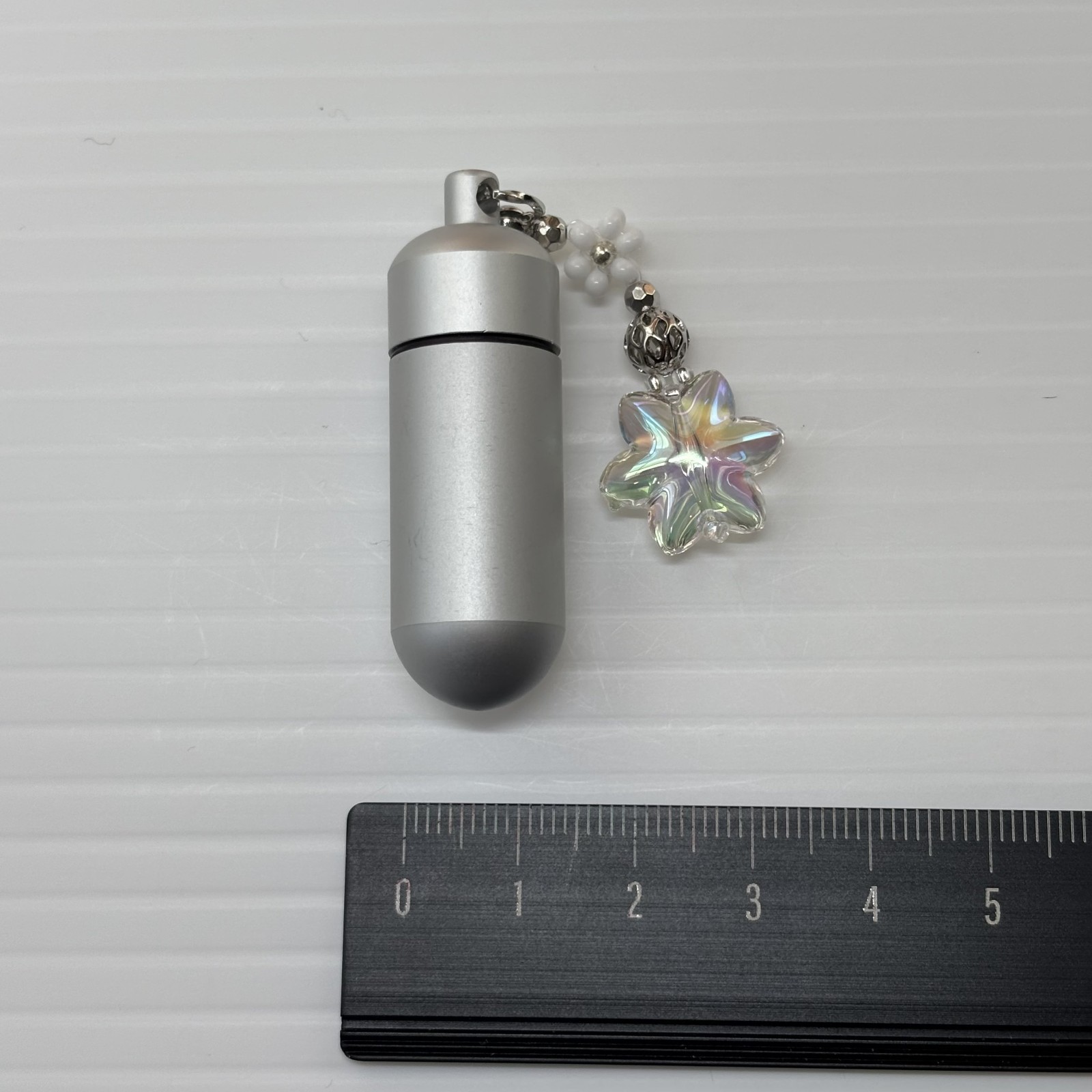 Cremation Ashes Keychain – Cremation Keepsake(white flower and clear star)