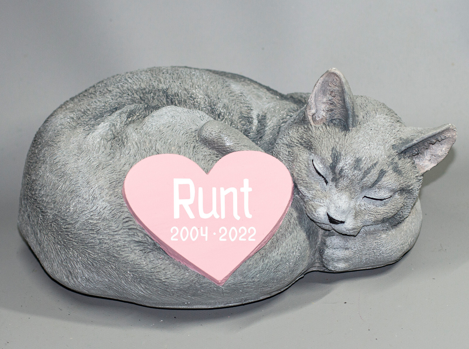 Gray Cat Urn Heart Plaque Memorial Statue Pet Ashes Grave Decor Funeral Keepsake
