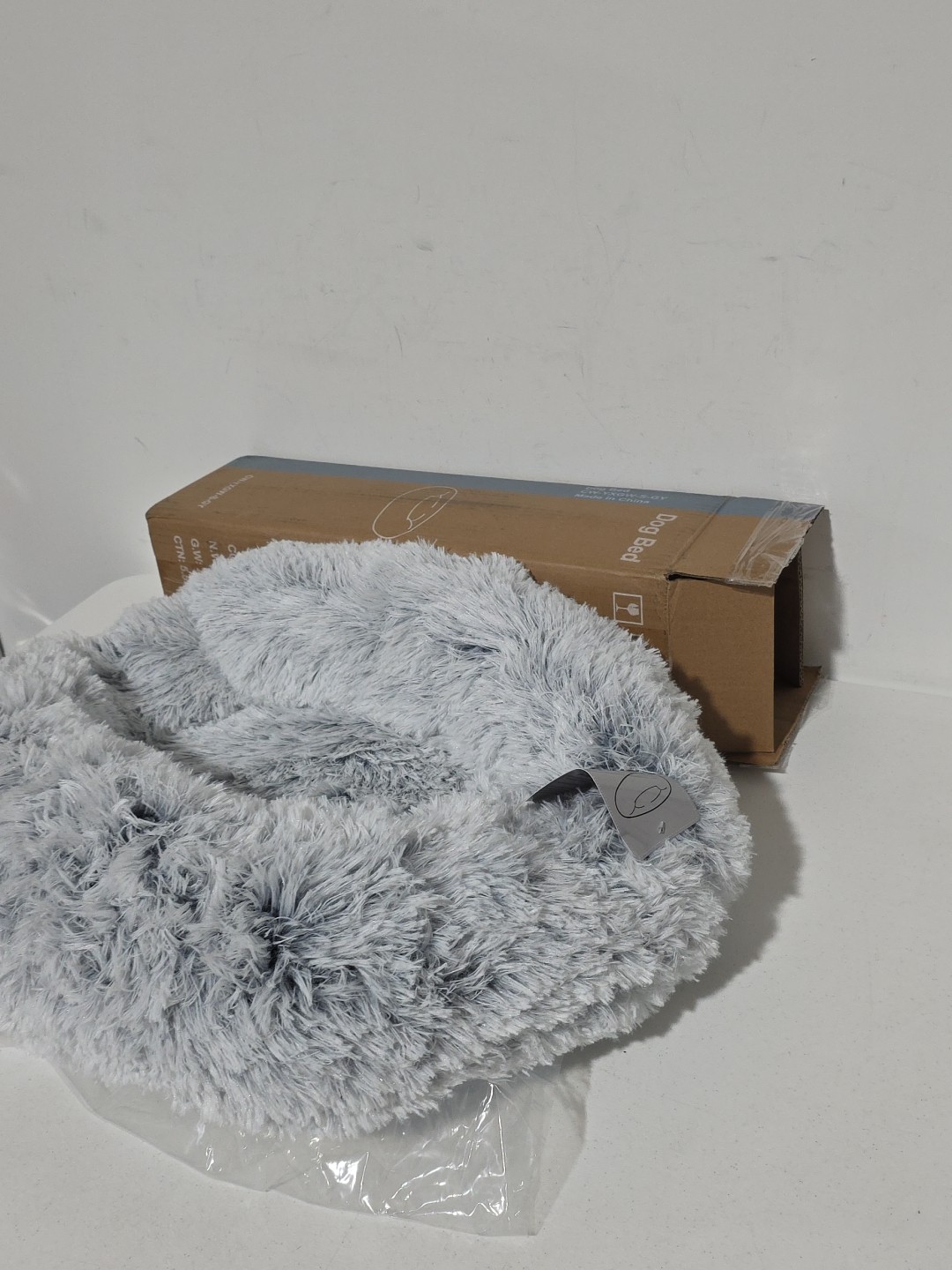Anti-Slip Round Fluffy Plush Faux Fur Cat Bed Fits Up To 25 Lbs Pets 24″