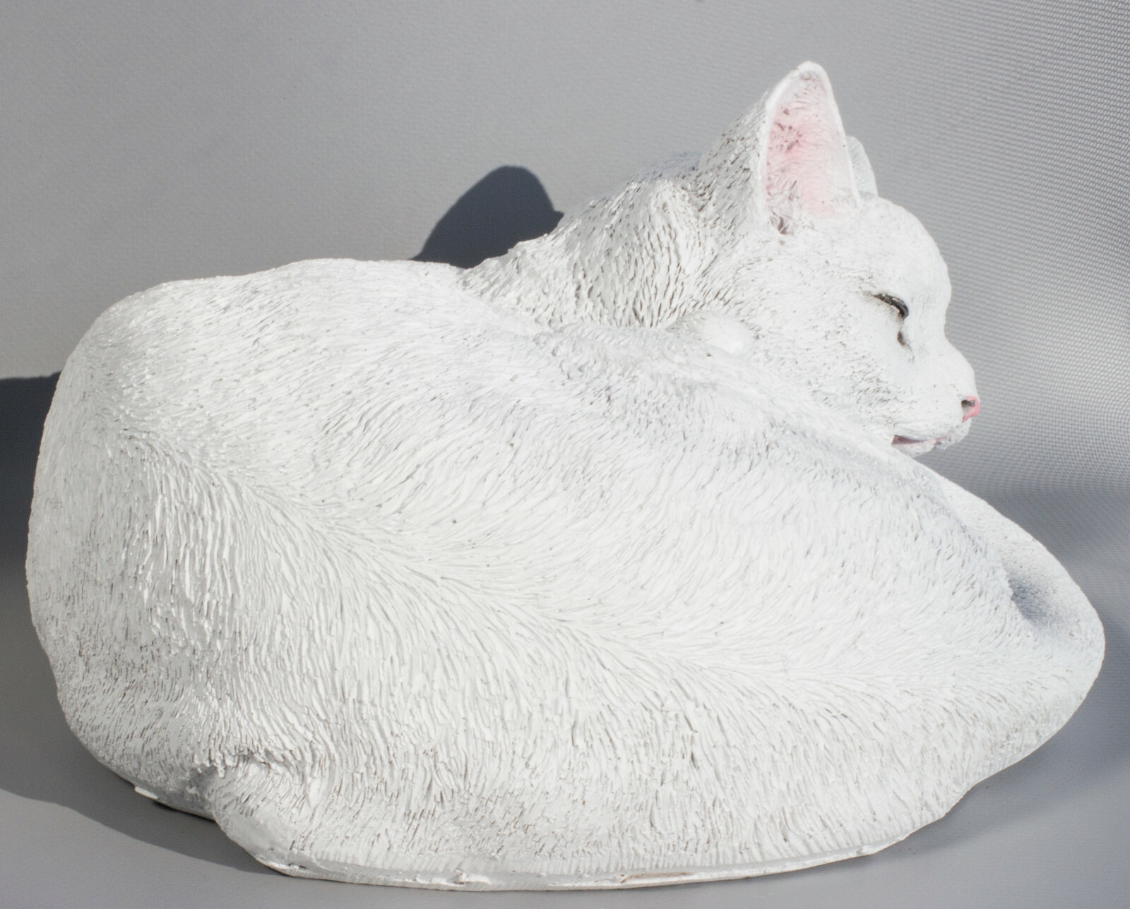 White Cat Statue Memorial Sleeping Pet Figurine Garden Sculpture Large Outdoor