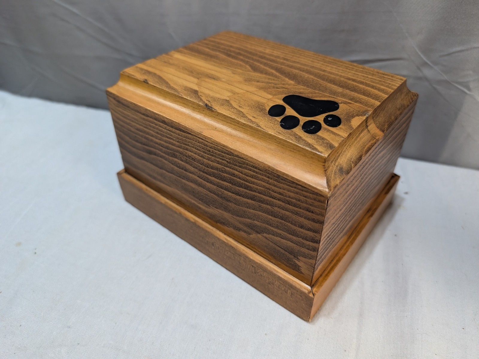 New Fine Sheffield Urns Wood Dog Pet Cremation Urn Box Made in USA 7×5.5×4.5″