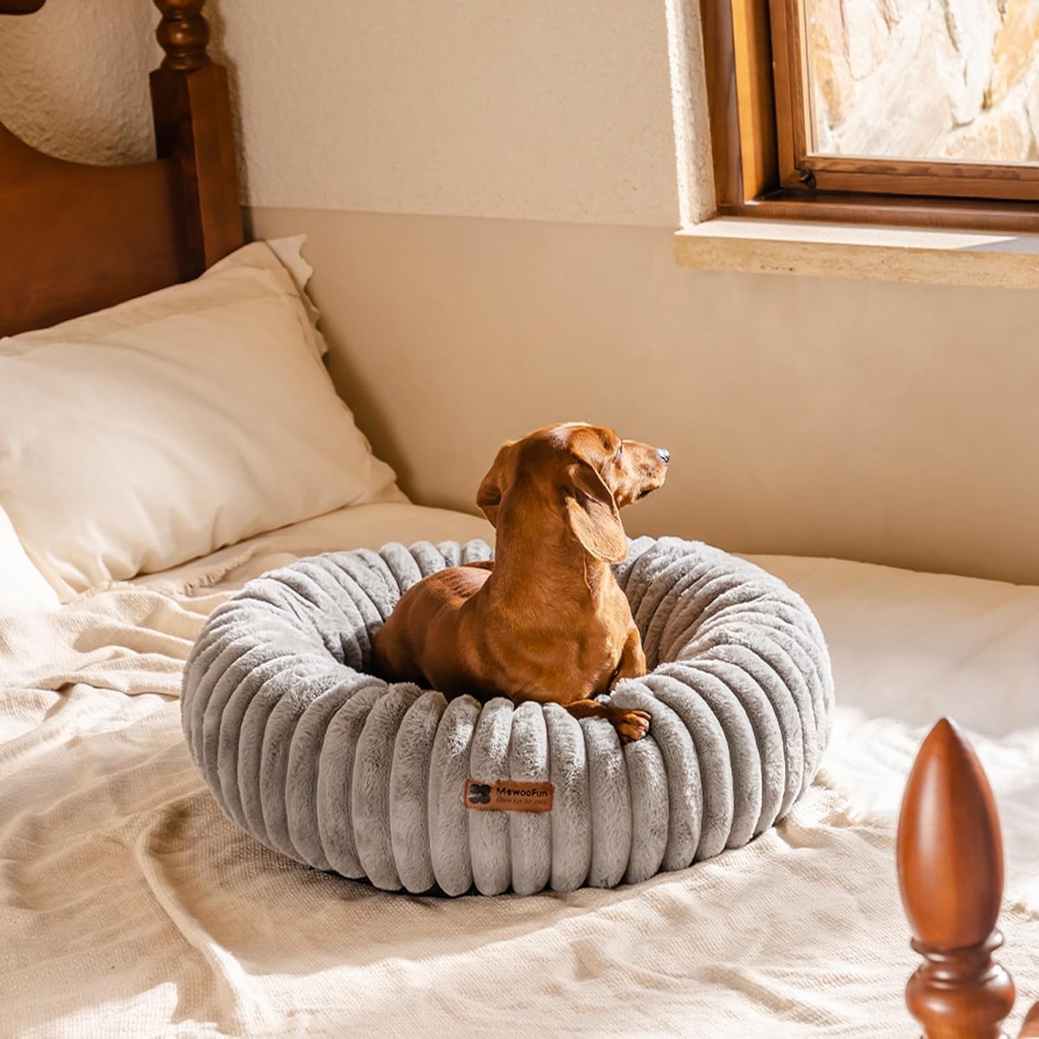 MEWOOFUN Donut Cat Bed – Washable Round Pet Bed For Indoor Cats & Kittens, Fluff
