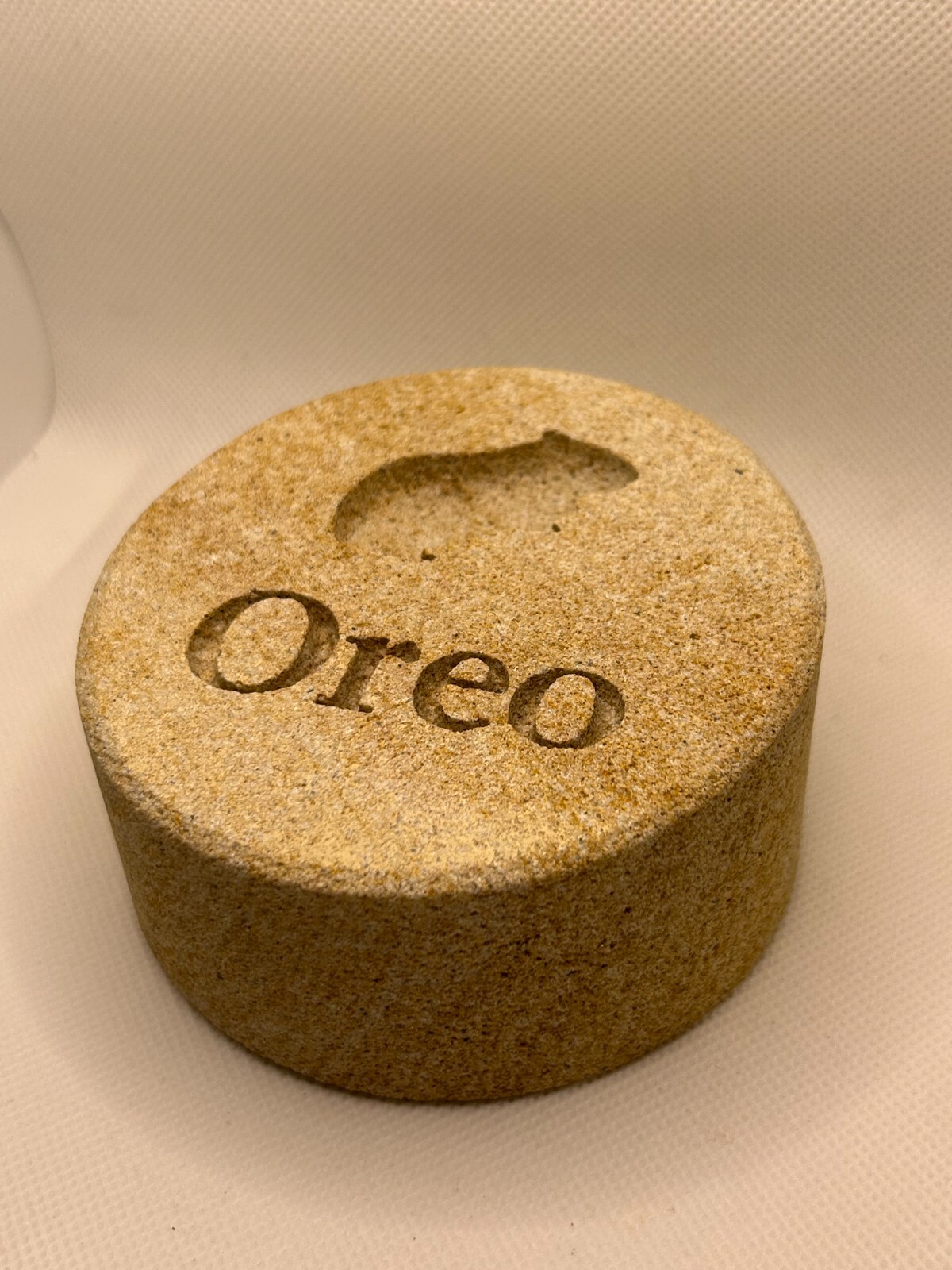 Memorial Guinea Pig Keepsake – Sandstone – Personalised