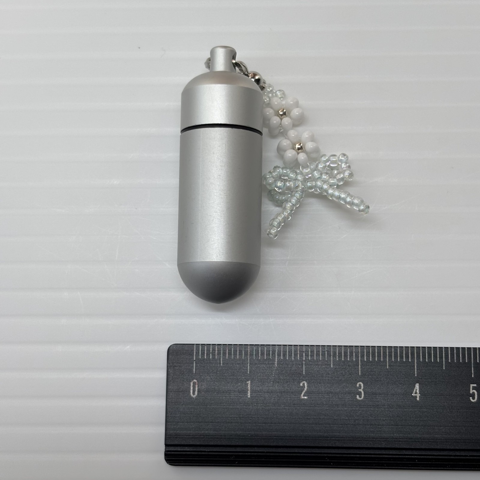 Cremation Ashes Keychain – Cremation Keepsake(white flowers and clear ribbon)