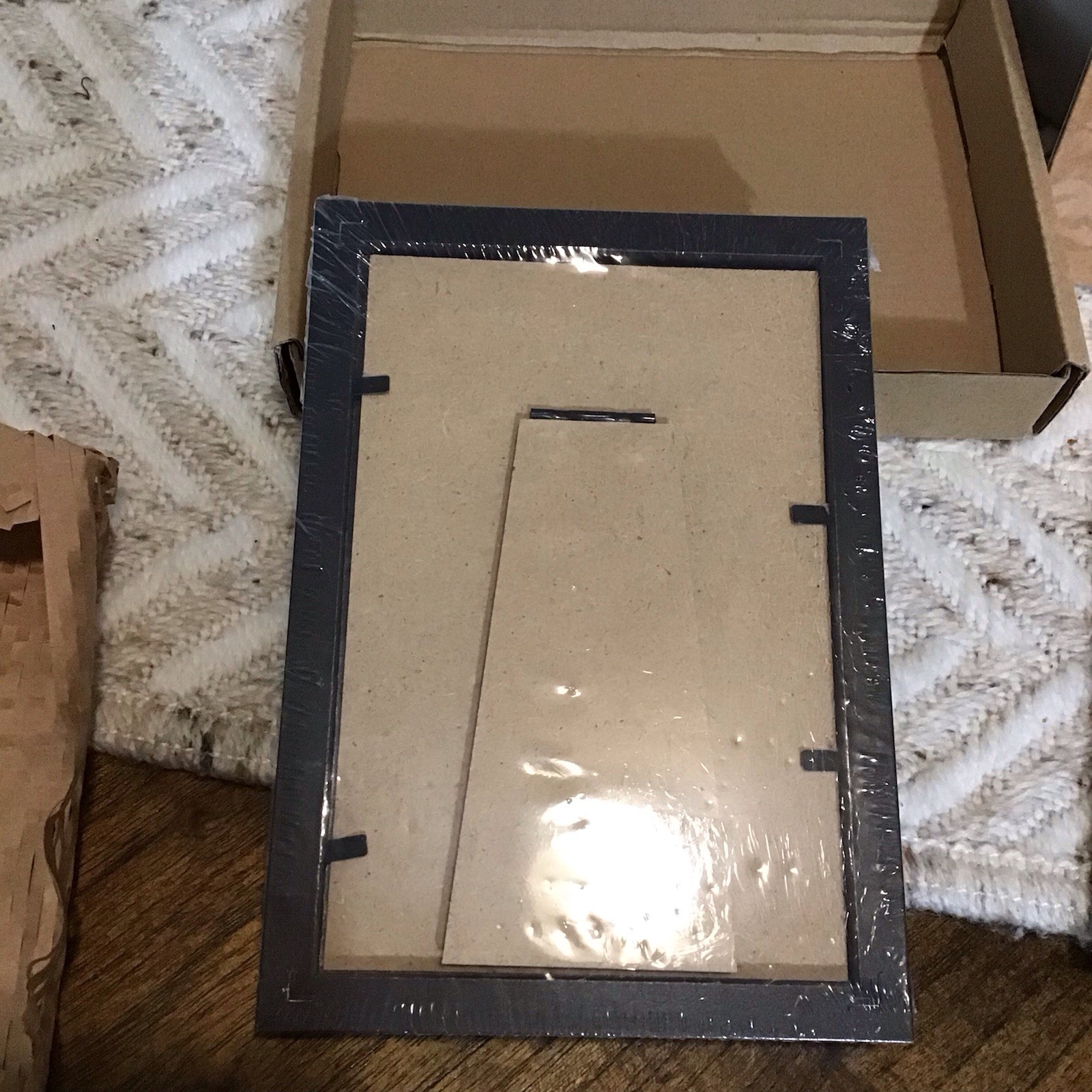 NIB Laifu DZI Pet Memorial Wood Picture Frame – (4”x6”)
