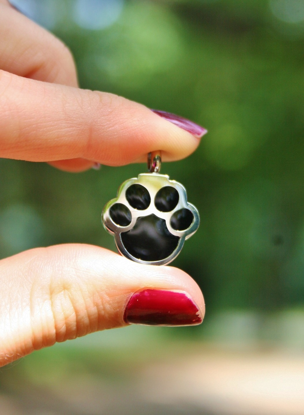 Pet Cremation Pendant Urn Keychain 1″ Key Ring for Ashes Dog Cat Paw Print Paws