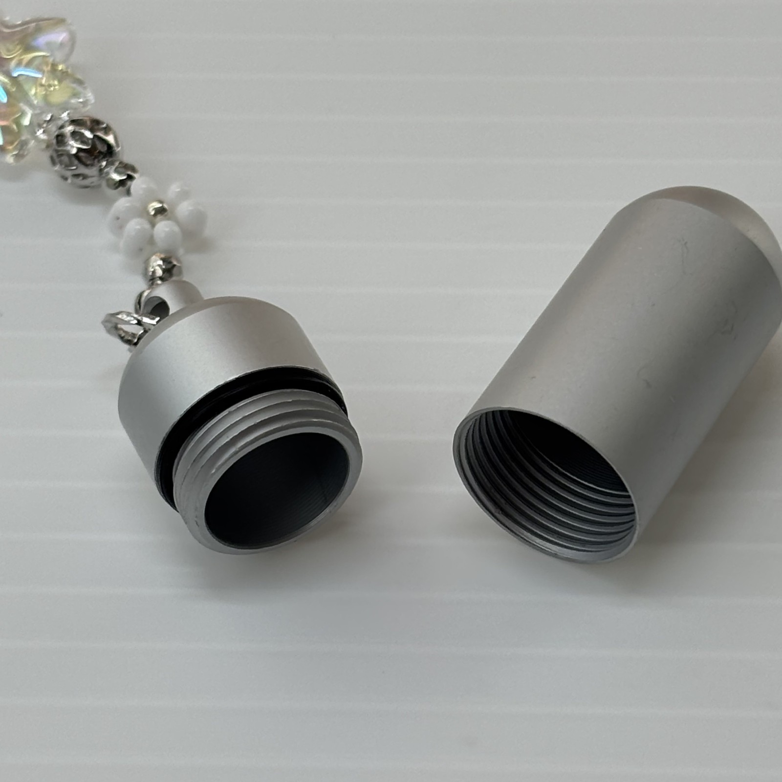 Cremation Ashes Keychain – Cremation Keepsake(white flower and clear star)