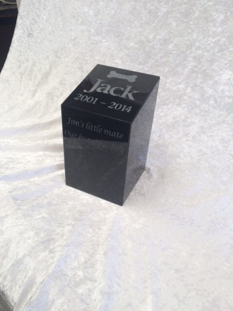 Outdoor Pet Urn – Polished Black Granite – Personalised