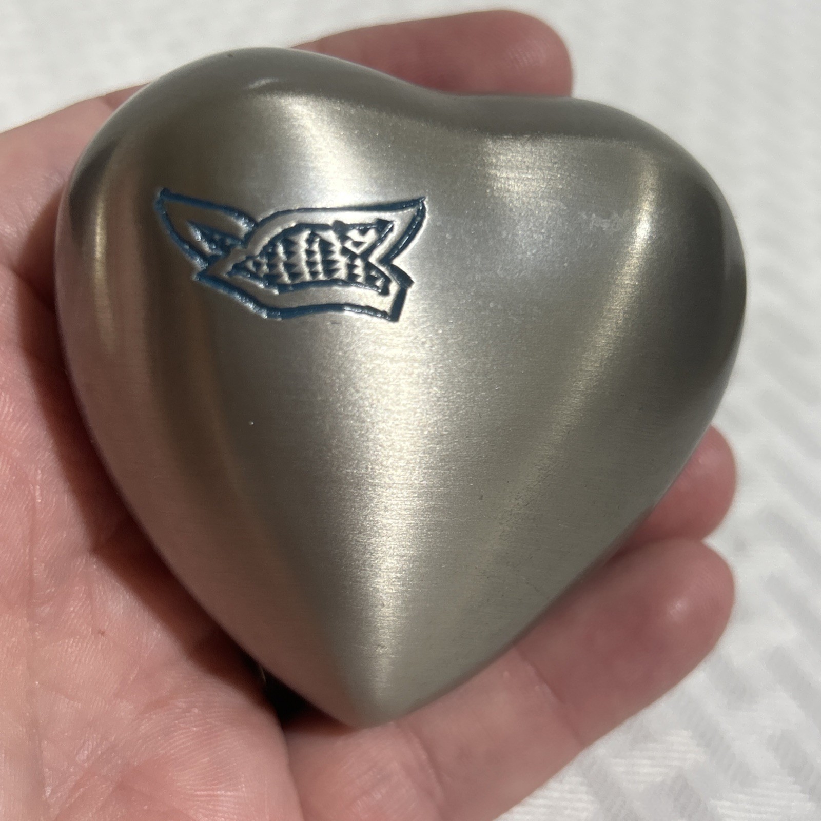 Heart Shaped Pet Urn & Keepsakes for Pet Ashes SILVER With WORN Case