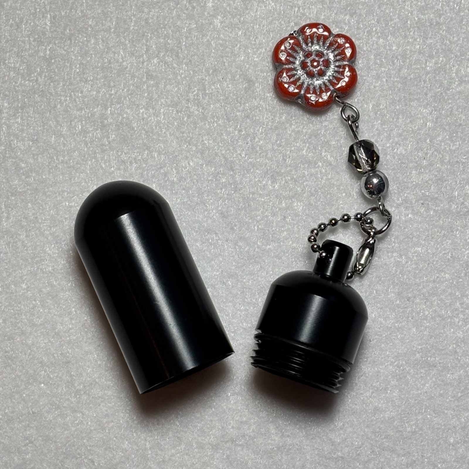 Cremation Ashes Keychain – Cremation Keepsake(red ornaments)