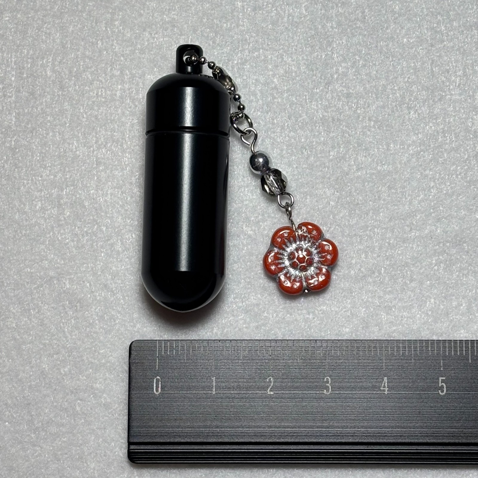 Cremation Ashes Keychain – Cremation Keepsake(red ornaments)