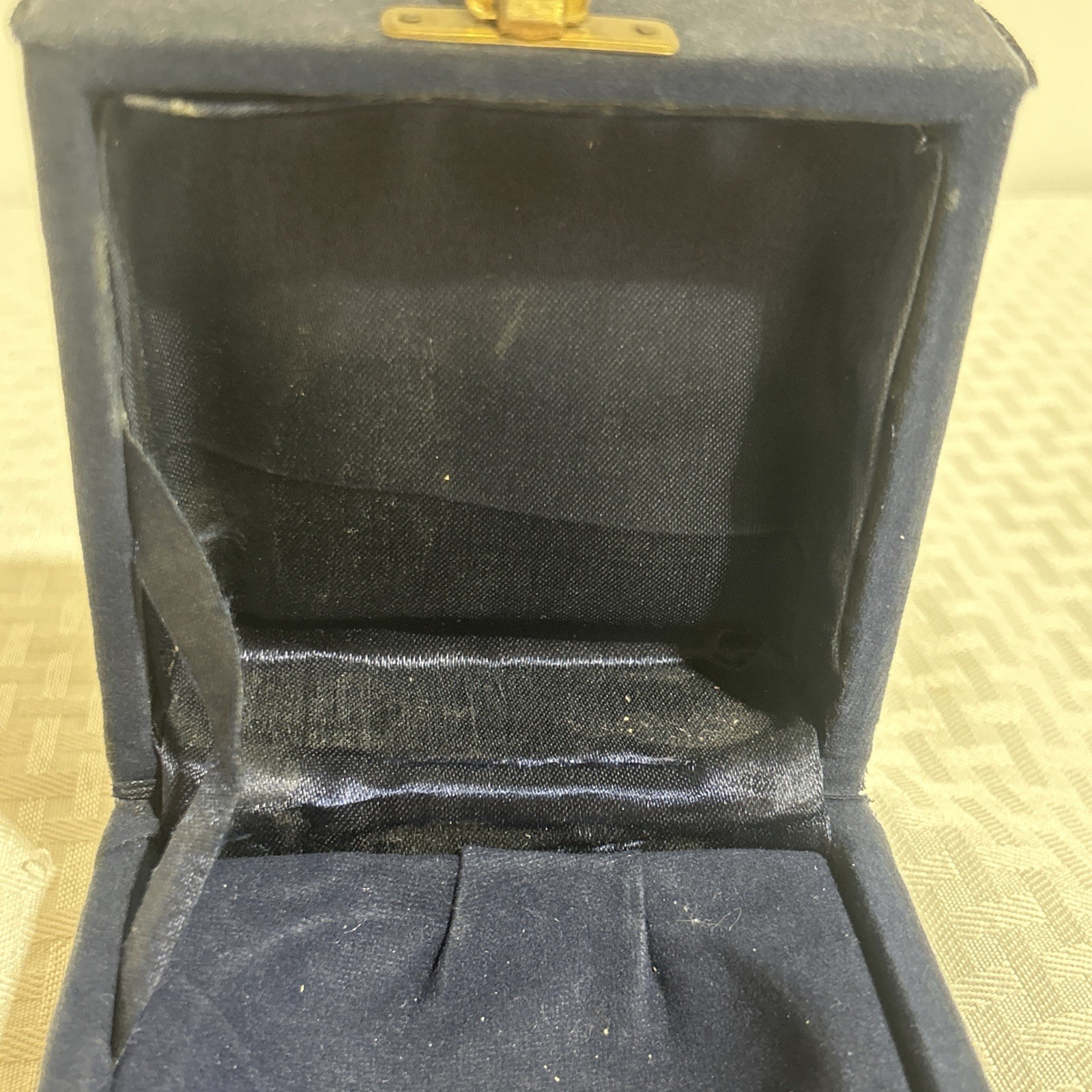 Heart Shaped Pet Urn & Keepsakes for Pet Ashes SILVER With WORN Case
