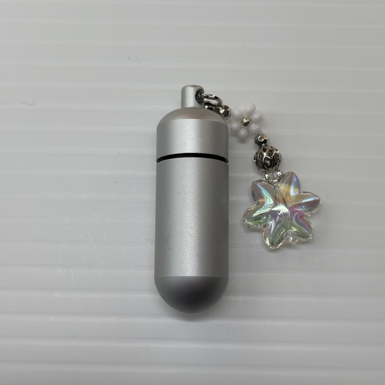 Cremation Ashes Keychain – Cremation Keepsake(white flower and clear star)