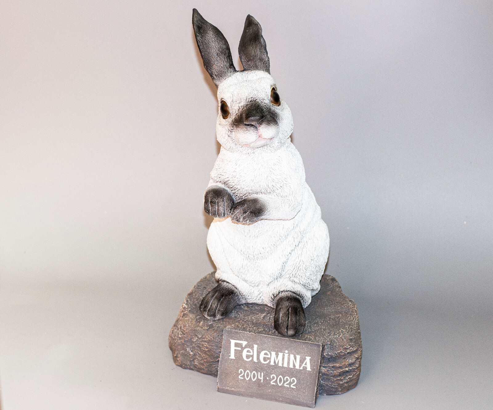 Pet Memorial Stone Plaque Personalized Rabbit Urn Ashes Bunny Statue Grave Decor