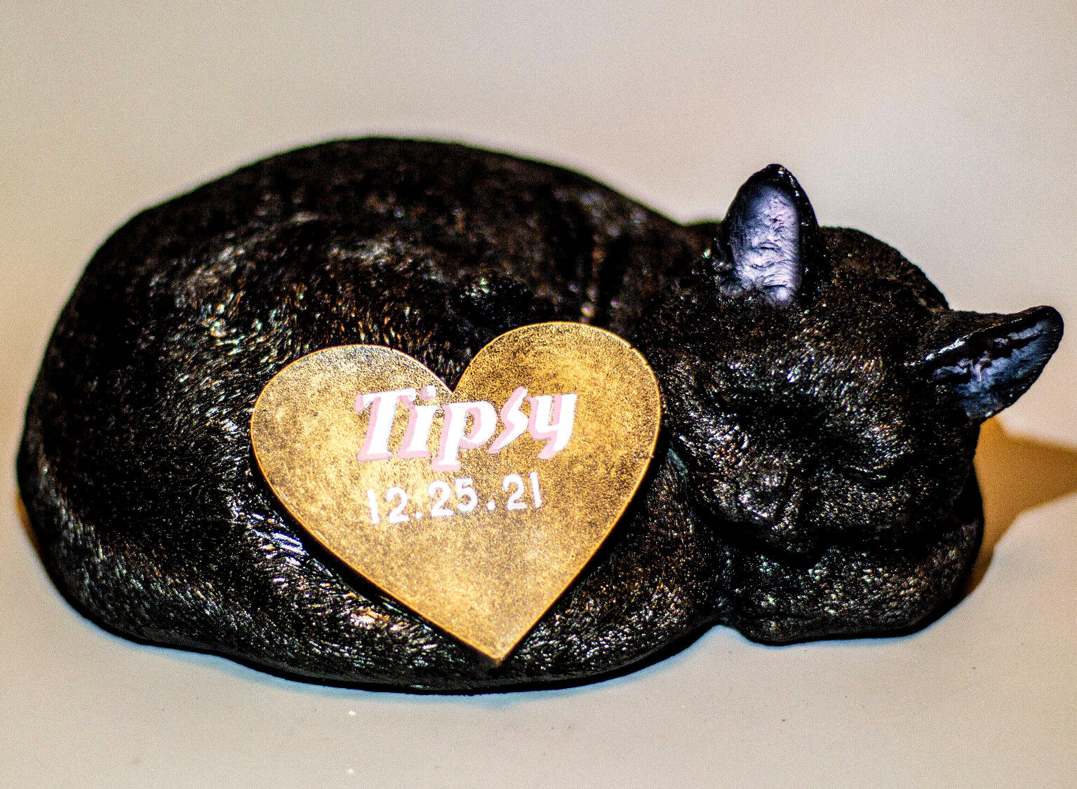 Black Cat Cremation Urn Ashes Heart Plaque Statue Pet Loss Memorial Personalized