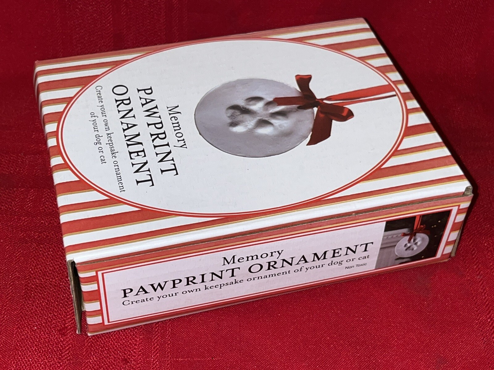 NIB MEMORY PET PAW PRINT KEEPSAKE ORNAMENT FOR DOG OR CAT 2 SIZES