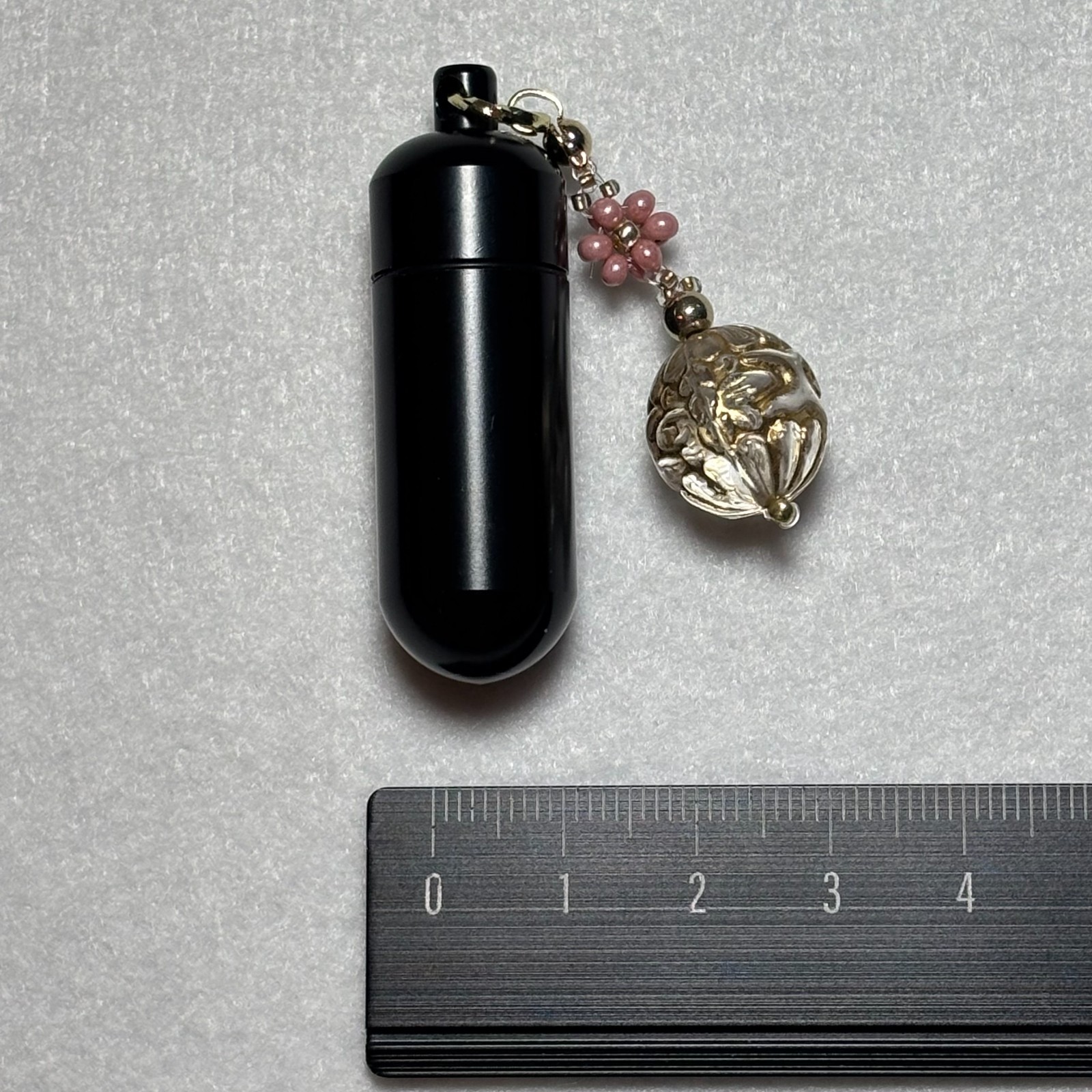 Cremation Ashes Keychain – Cremation Keepsake(gold orb)