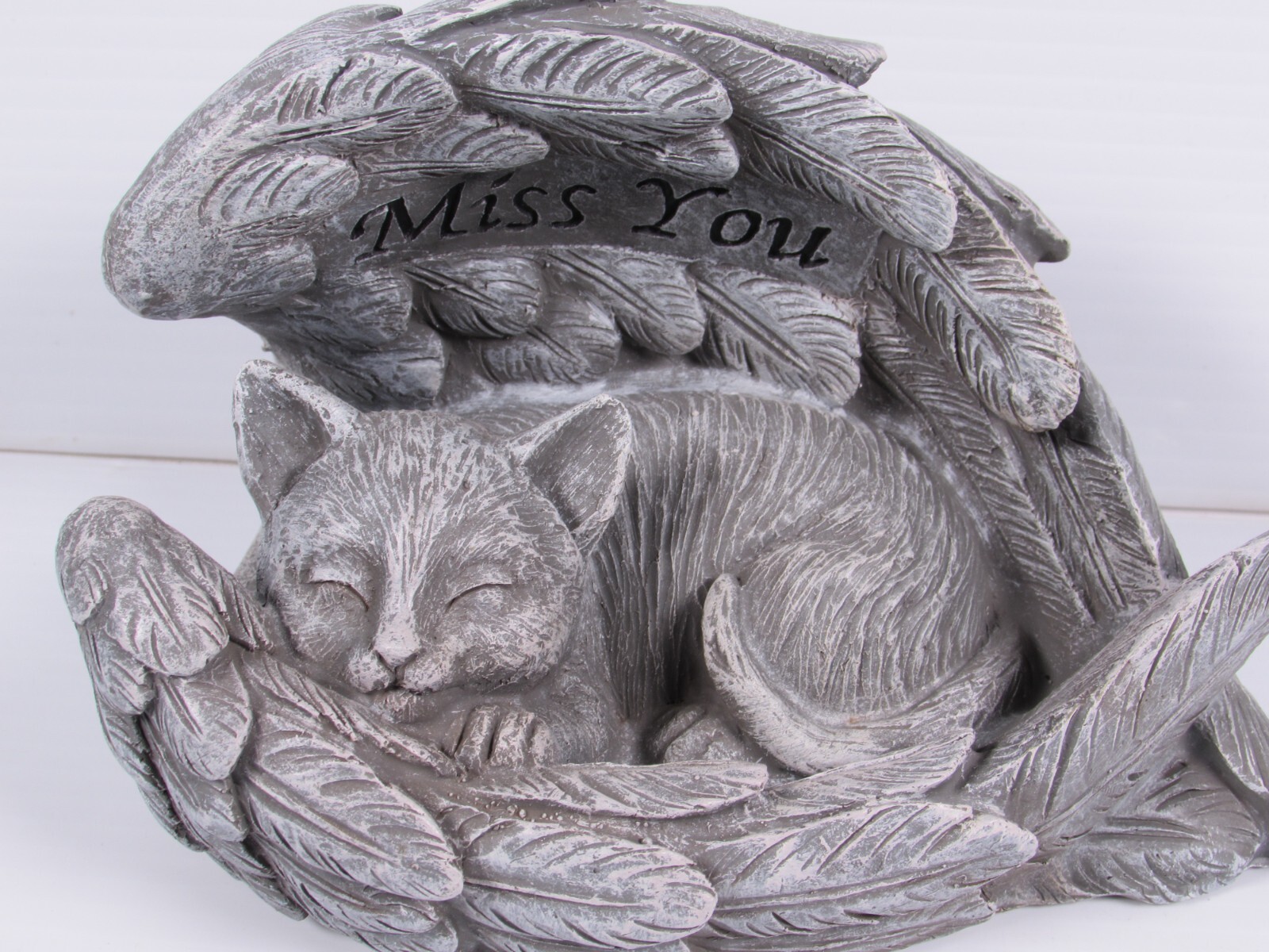 Pet Cat Memorial Sleeping Kitten Statue Angel Wings Grave Marker Keepsake