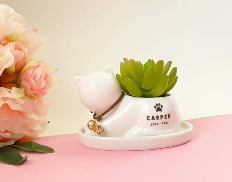 Dog Cat Pet Memorial Planter Pot for Succulents, Cacti Personalized Gift