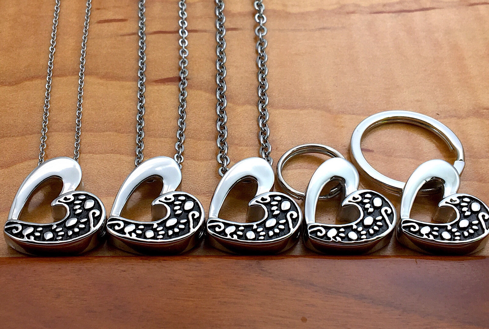 Pet Cremation Pendant Urn Keychain 1″ Key Ring Dog Cat Ashes Paw Prints On Heart