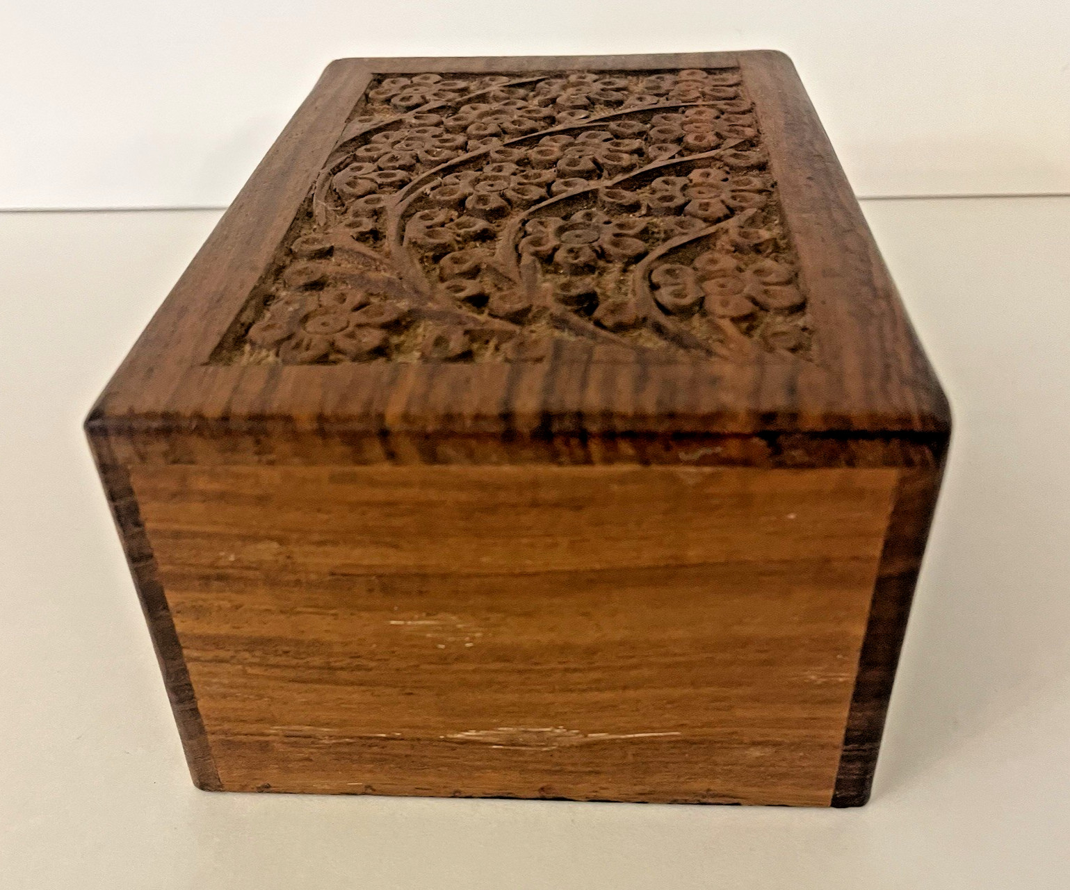 Handcrafted Memorial Pet Urn for Ashes Engraved Tree of Life Pets Up To 85lbs