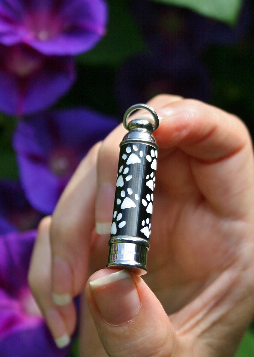 Men’s Pet Cremation Pendant Urn Keychain 1″ Key Ring for Ashes Dog Cat Paw Print