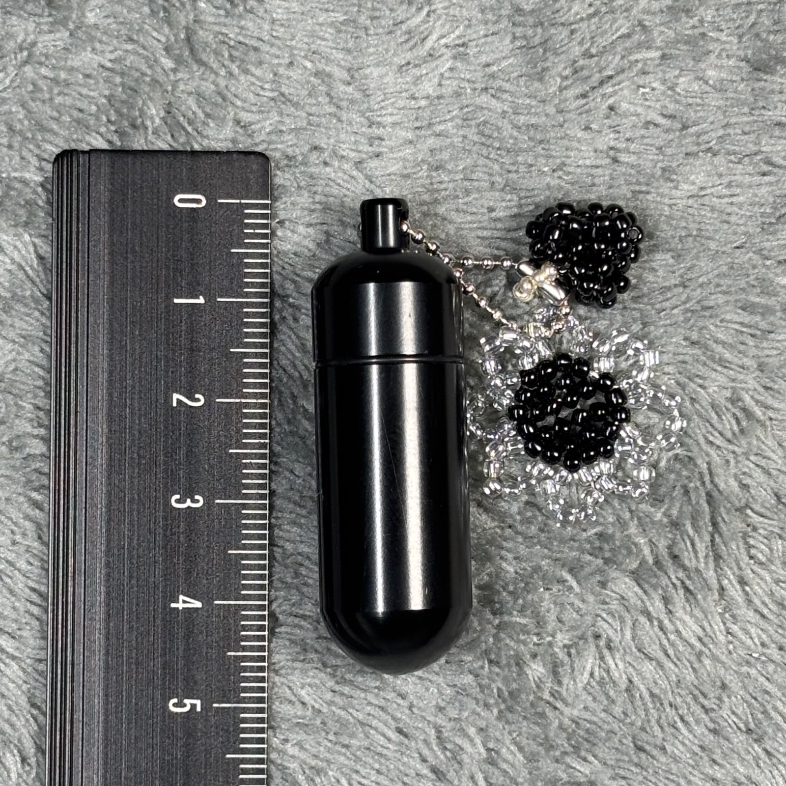 Cremation Ashes Keychain – Cremation Keepsake(black flower and black heart)