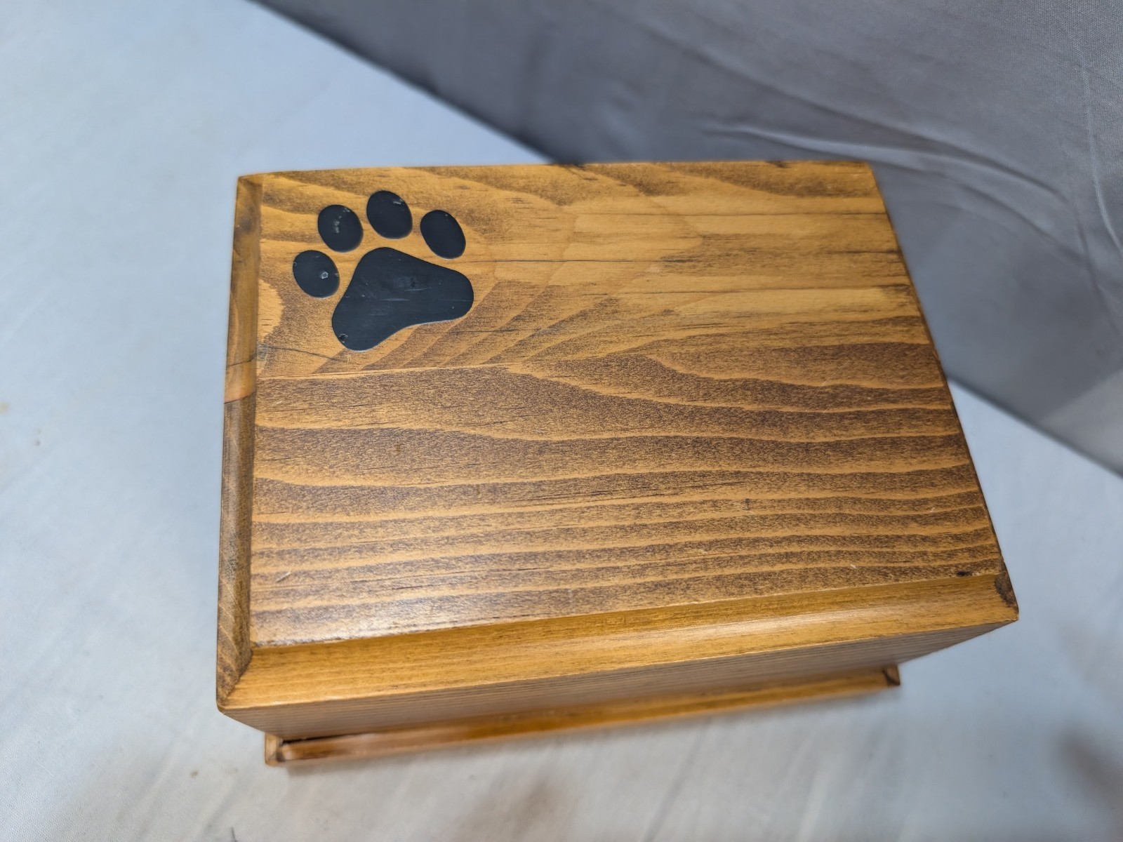 New Fine Sheffield Urns Wood Dog Pet Cremation Urn Box Made in USA 7×5.5×4.5″