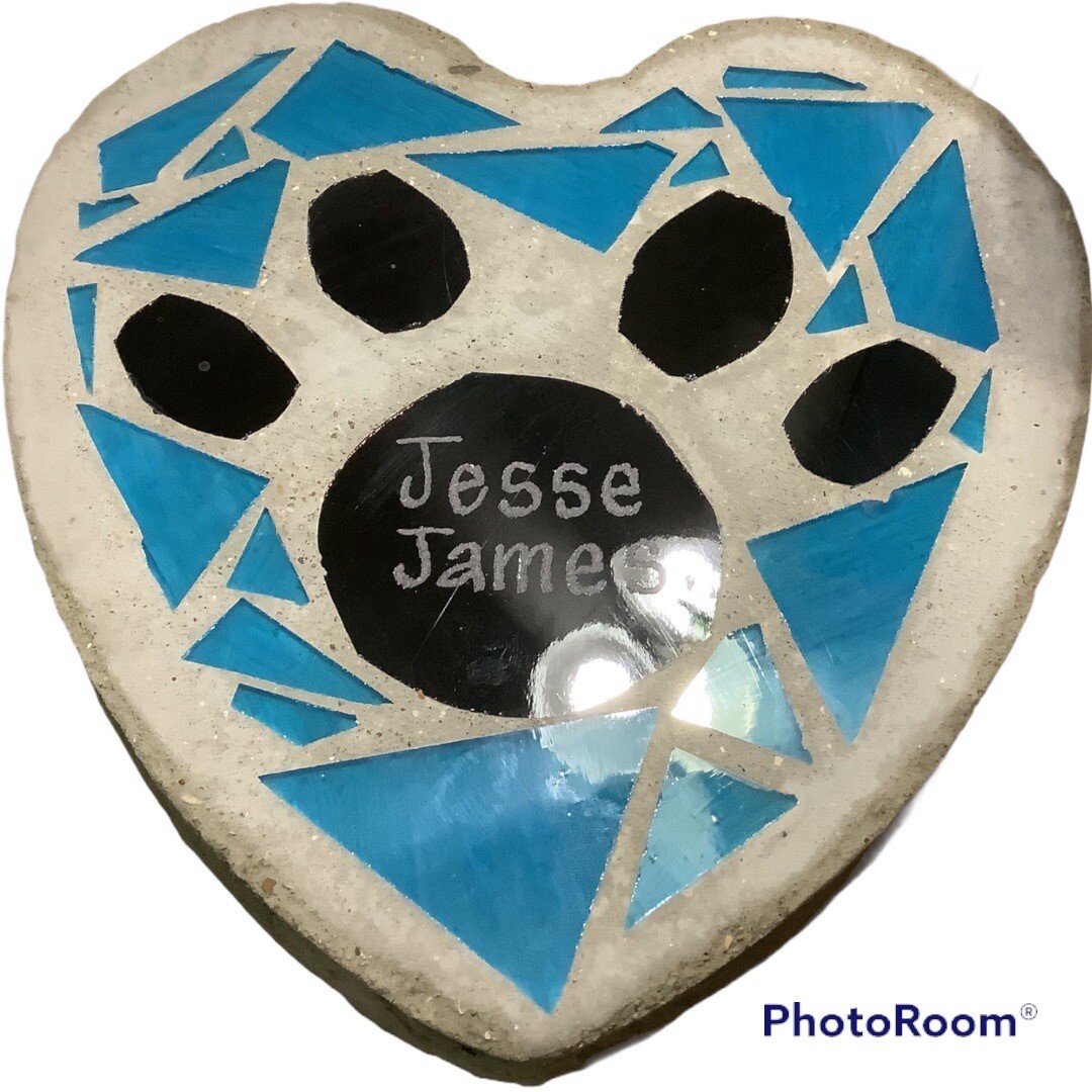 HAND MADE HEART SHAPPED STAINED GLASS GARDEN STEPPING STONE DOG/CAT PAW W/ NAME