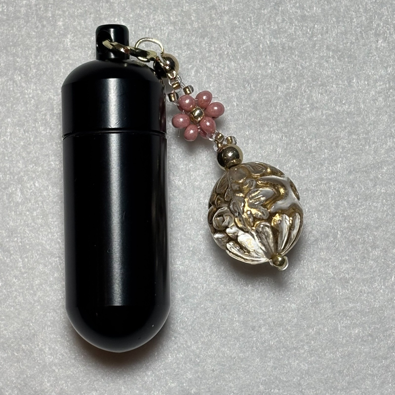 Cremation Ashes Keychain – Cremation Keepsake(gold orb)