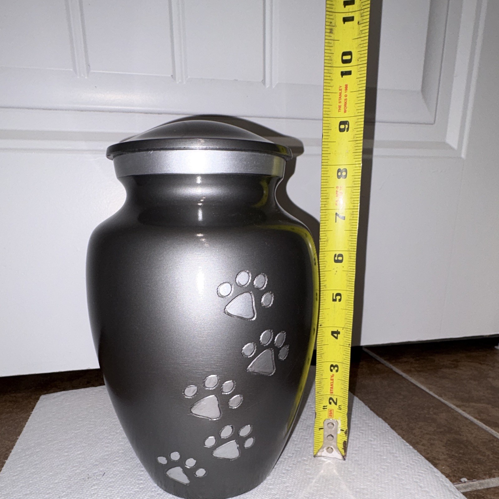 Gray Dog Pet Memorial Cremation Urn with Lid, Silver Paw Prints Design NEW