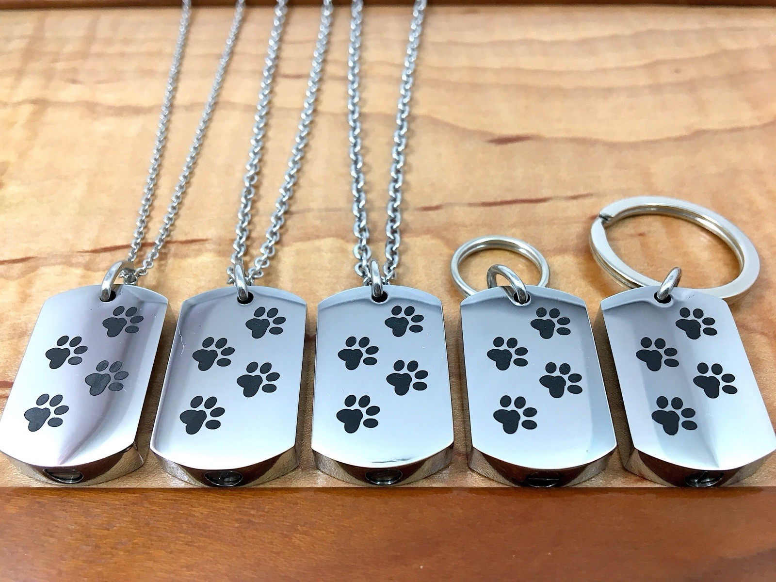 Man’s Pet Cremation Necklace Jewelry Pendant Urn 4 Ash Paw Print Dog Tag Cat Men