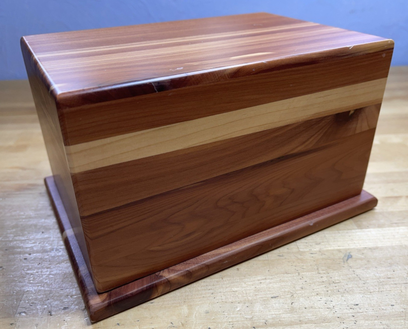 Cremation Urn for Ashes, Pet Memorial Funeral Urns Box,Wooden Cedar