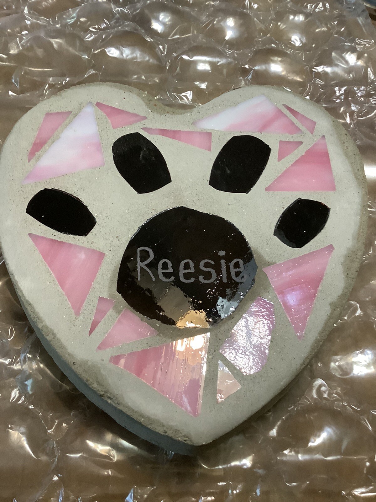 HAND MADE HEART SHAPPED STAINED GLASS GARDEN STEPPING STONE DOG/CAT PAW W/ NAME