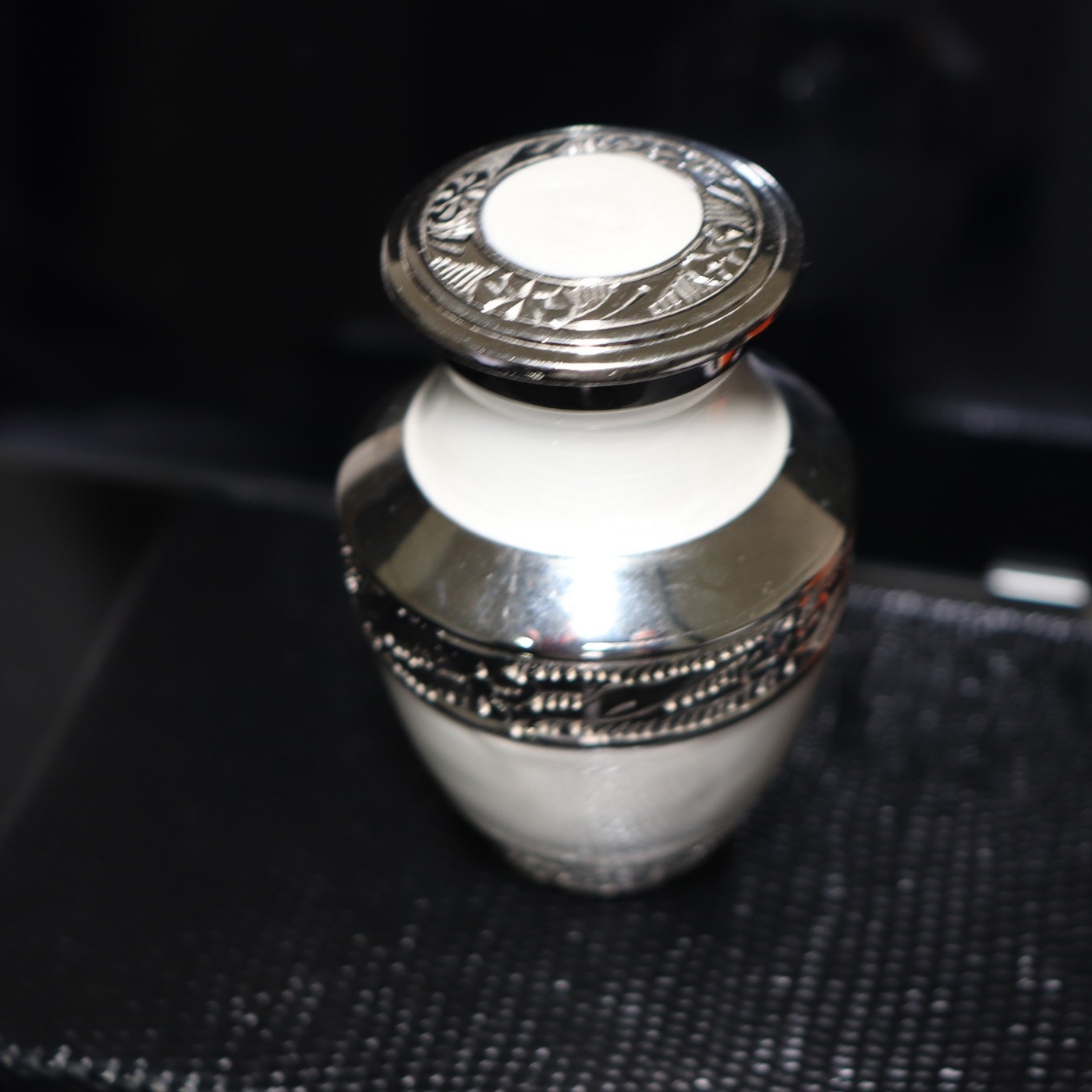Pearl White Keepsake Cremation Urn for Ashes – Handcrafted Mini Memorial Urn