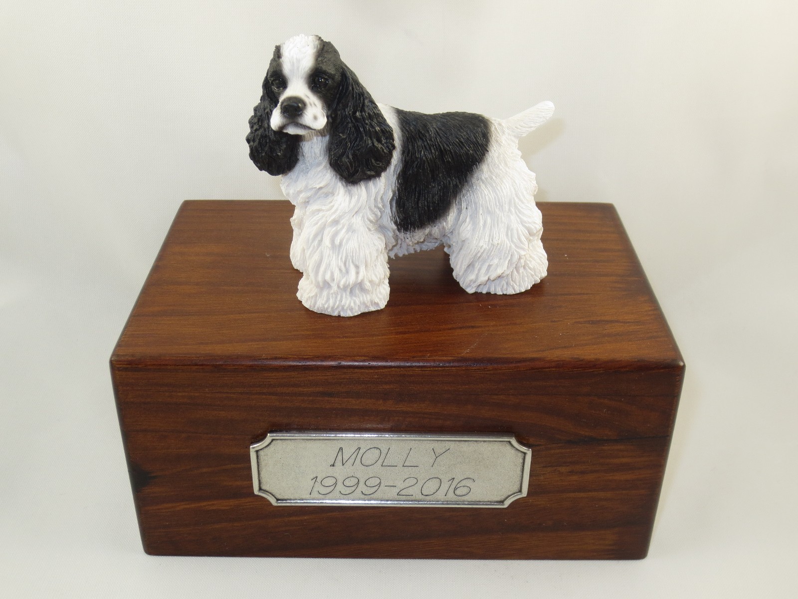 Beautiful Paulownia Small Wooden Personalized Urn Blk/Wt Cocker Spaniel Figurine