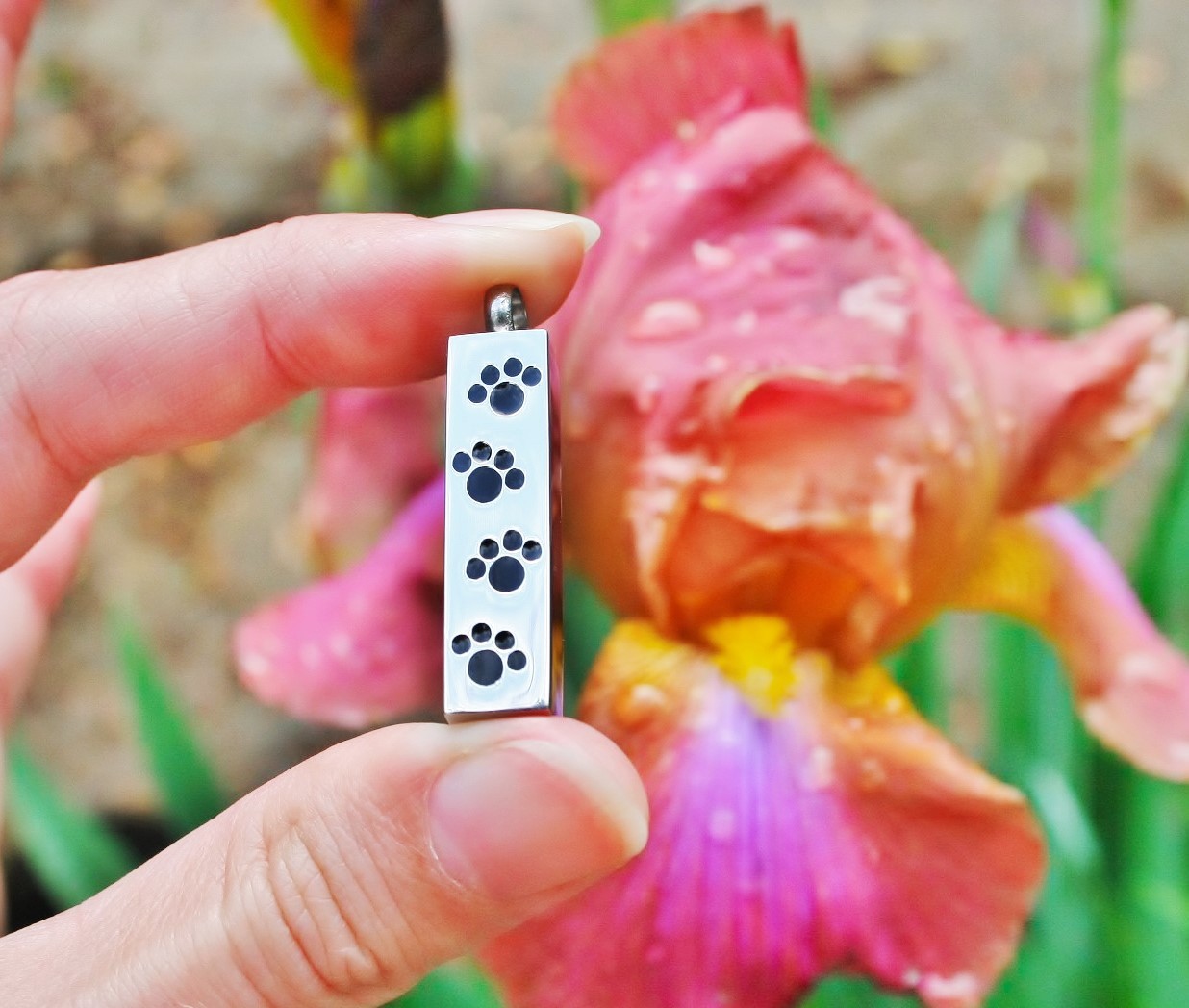 Pet Cremation Pendant Urn Keychain 1″ Key Ring for Ashes Dog Cat Paw Prints