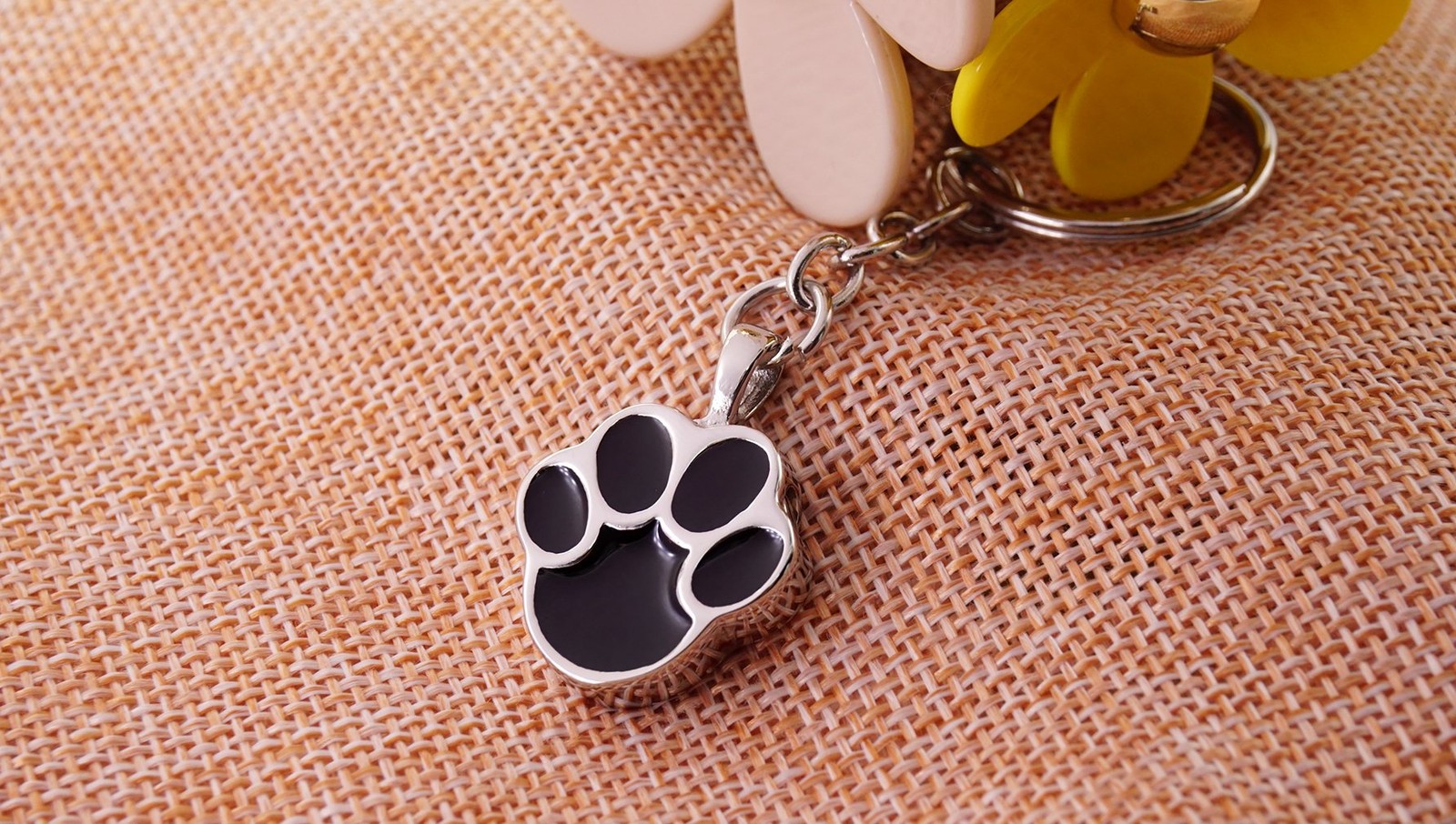 COCO Park Pet Paw/Dog Paw Stainless Steel Urn Pendant Keyring One Size, 1