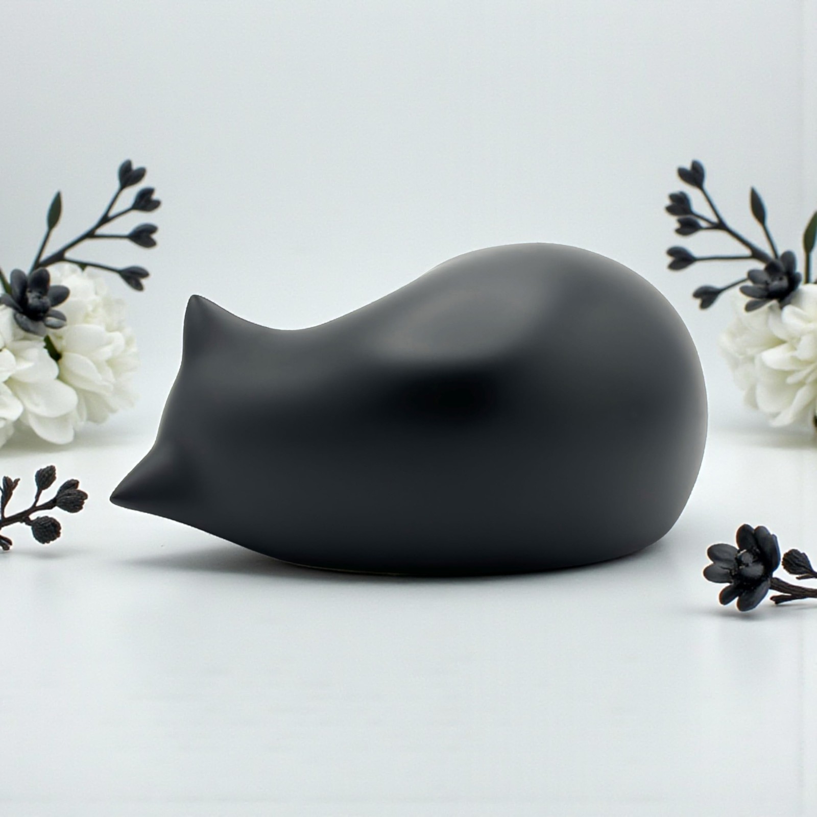 Sleeping cat Funeral urn, Black