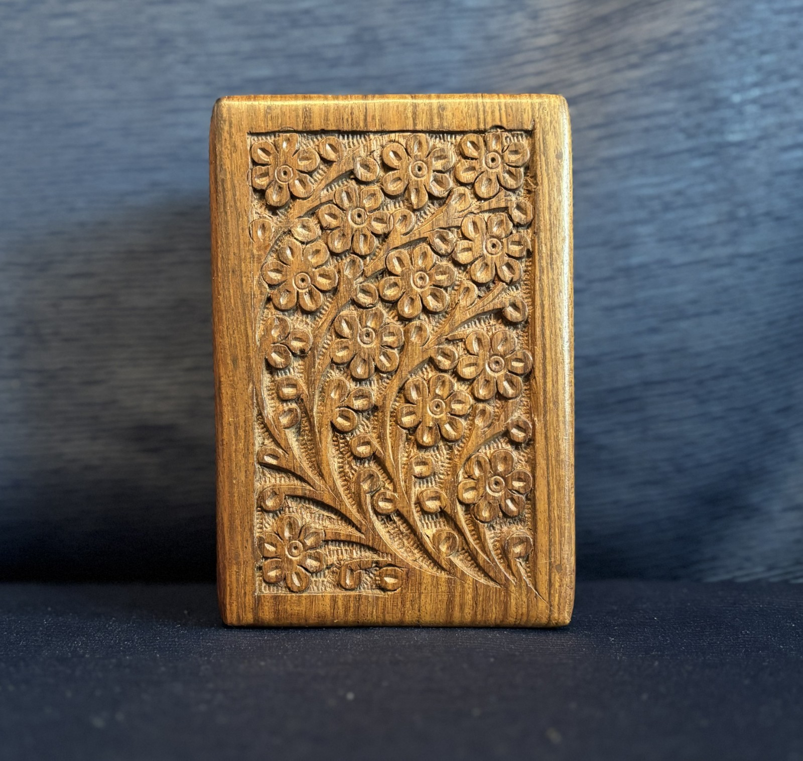 Tree of Life Rosewood Pet Urn for Ashes – Handcrafted Keepsake Wooden Box