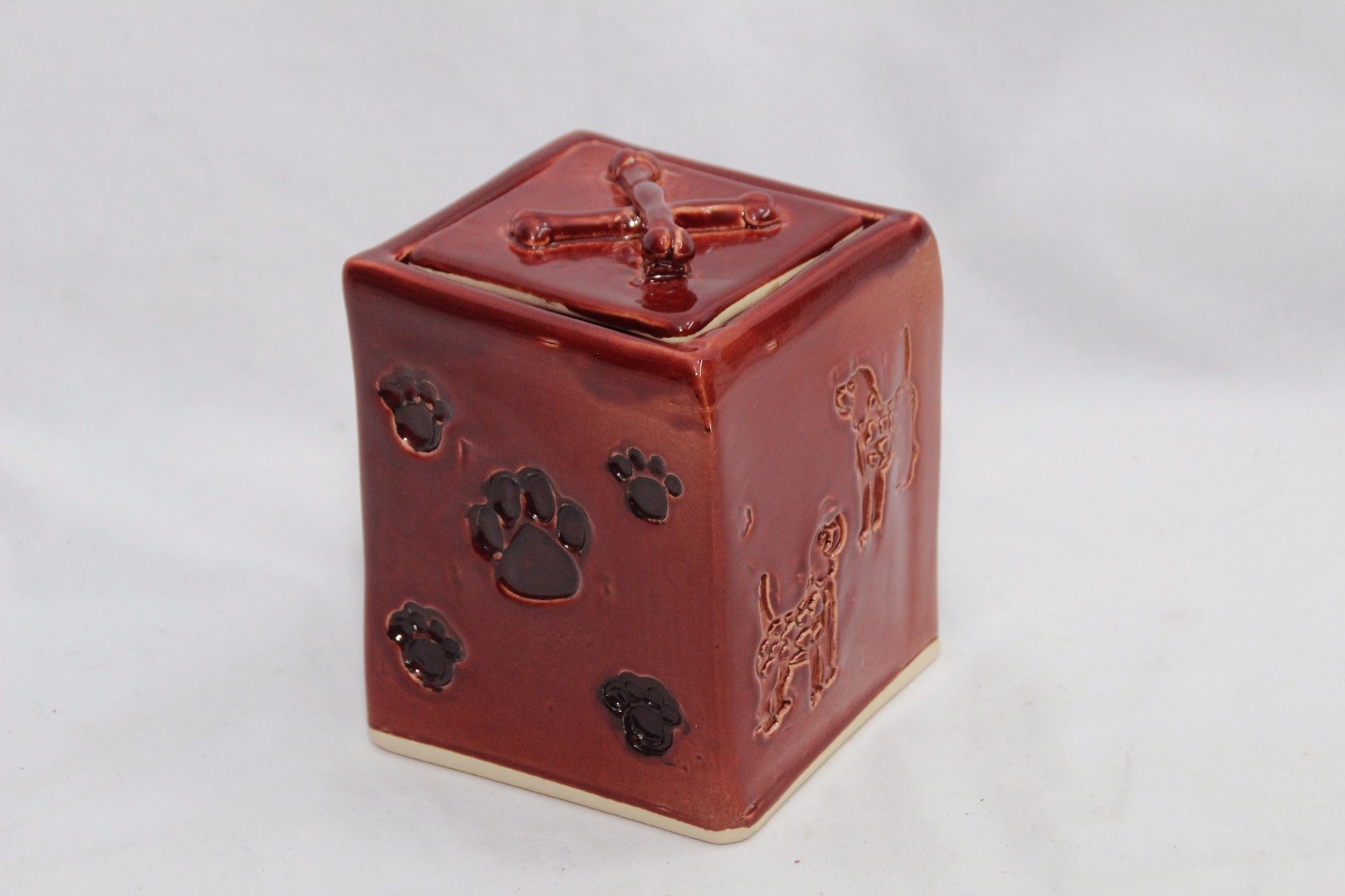 Pet Urn Dog Ceramic 4 x 4 x 4-3/4″
