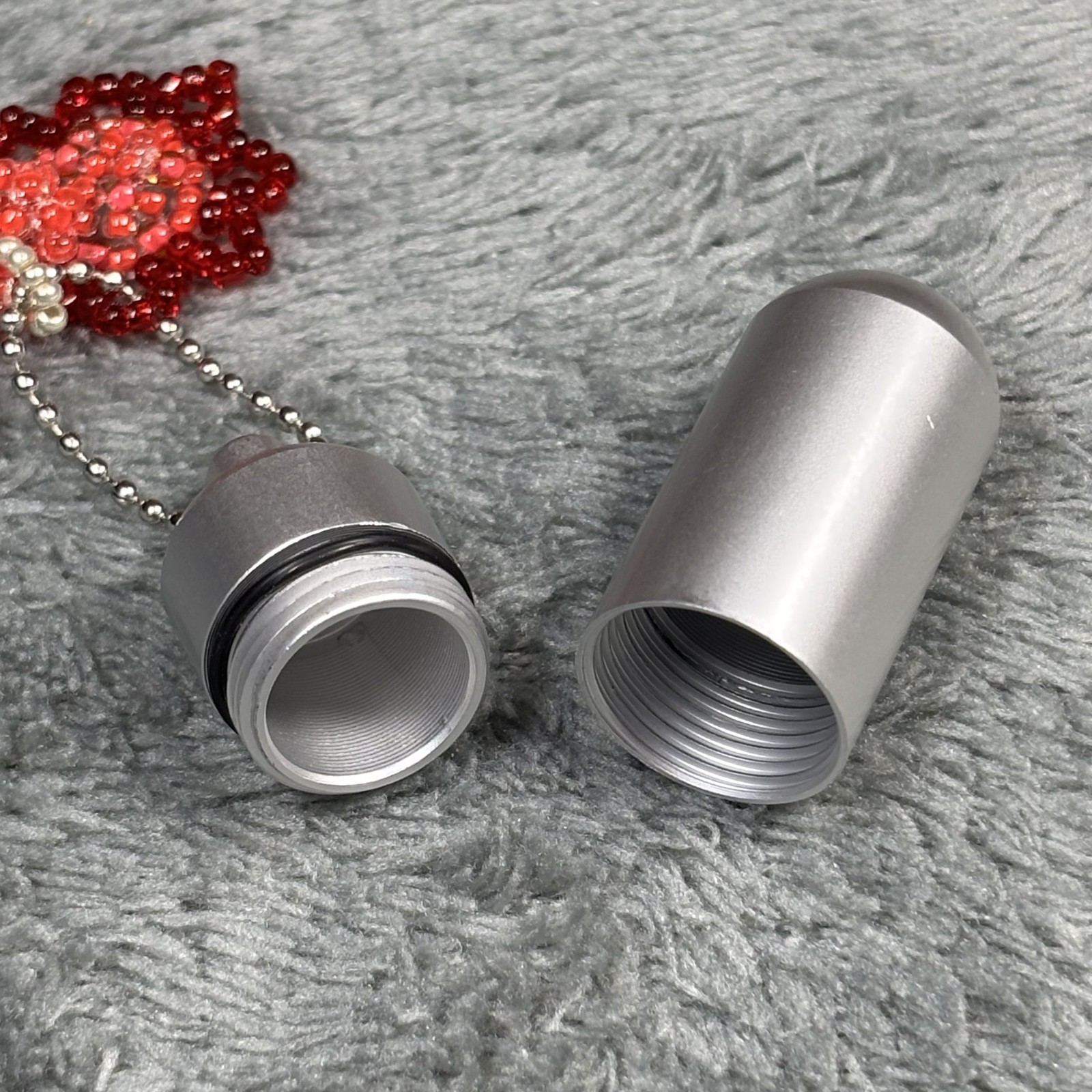 Cremation Ashes Keychain – Cremation Keepsake(red flower and red heart)