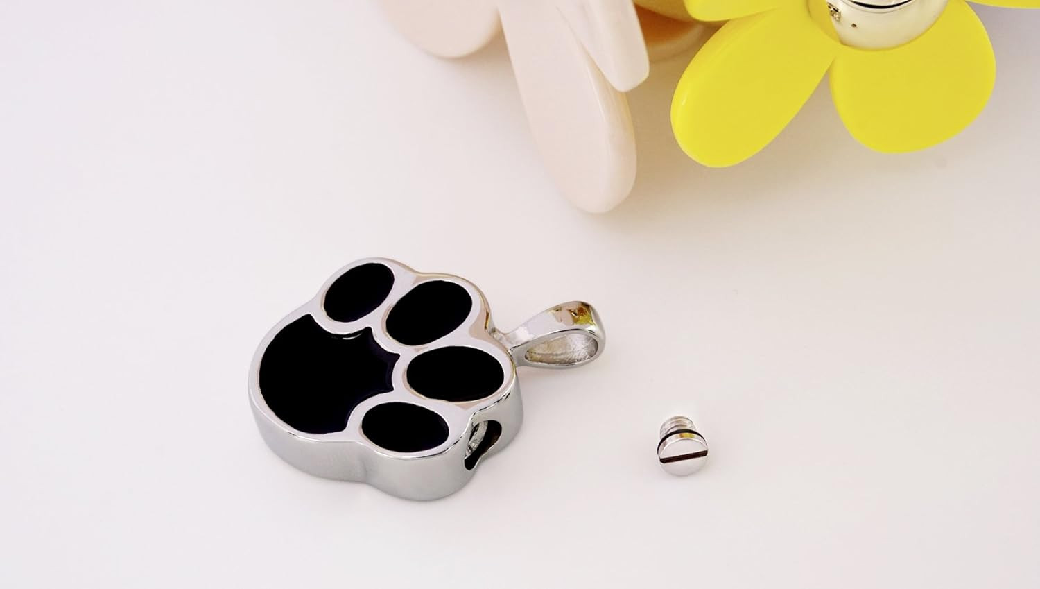 Pet Paw/Dog Paw Stainless Steel Urn Pendant Keyring Ash Memorial Keepsake Cremat