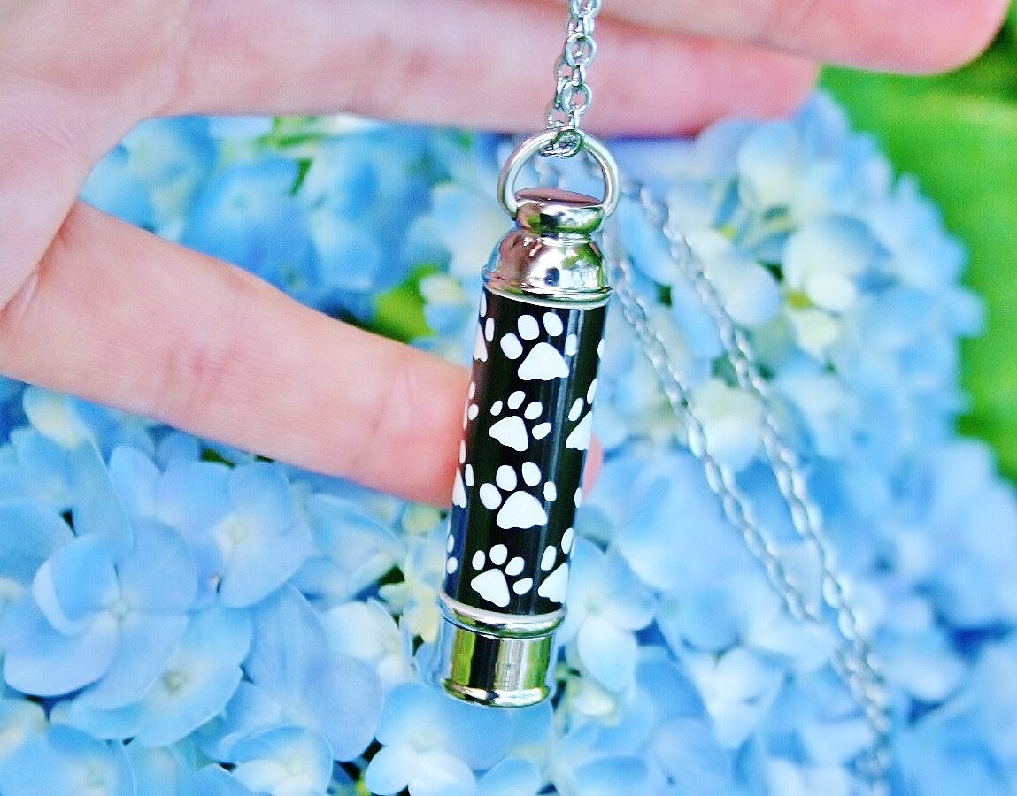 Men’s Pet Cremation Pendant Urn Keychain 1″ Key Ring for Ashes Dog Cat Paw Print